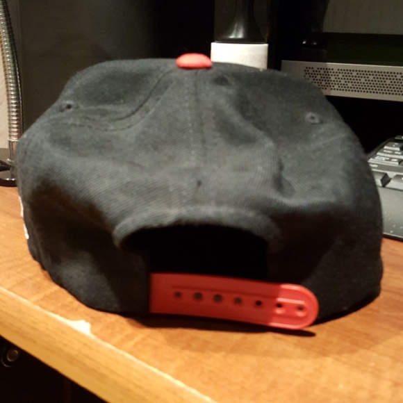 ⛔SOLD⛔ 2 Chicago Bulls Snap Back Hats - Picture 4 of 6